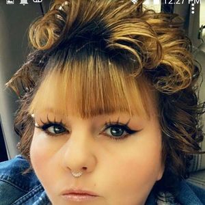 Meet your Posher, Monica